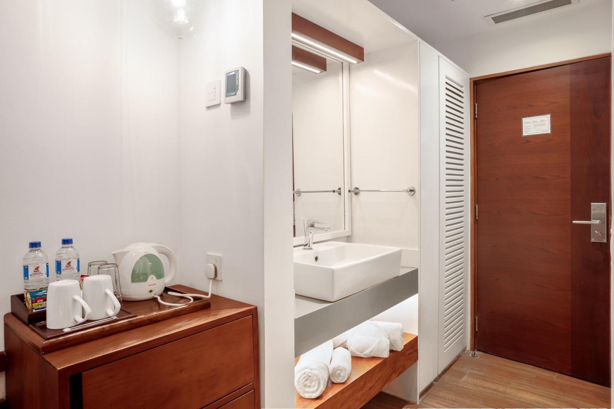 Camelot Hotel 4*