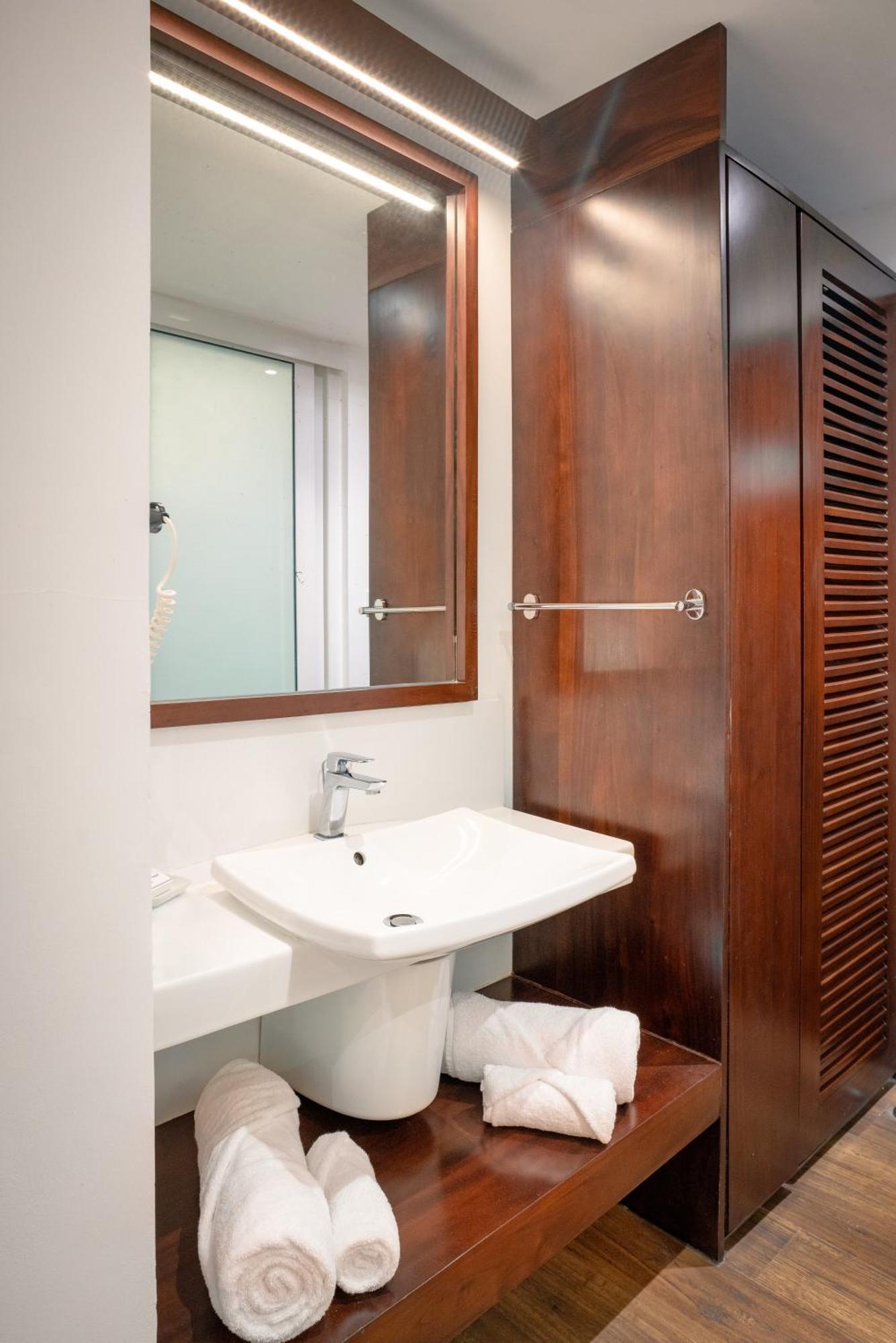 Hotel Camelot Negombo