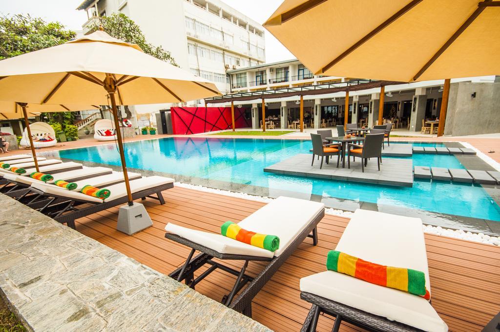 Camelot Hotel 4*