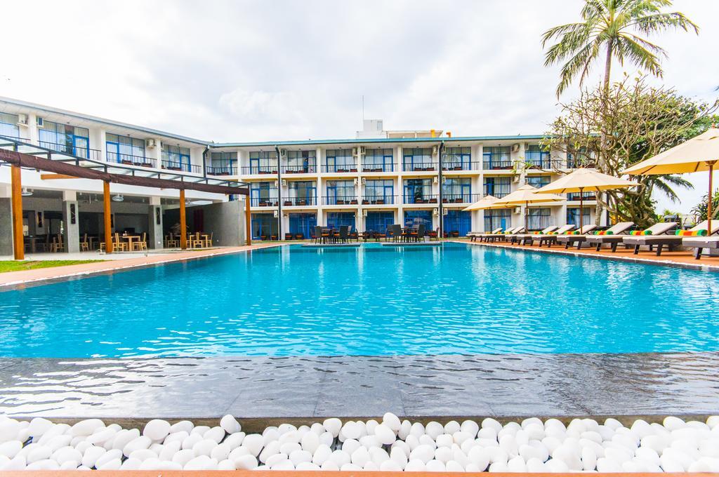 Camelot 4* Negombo