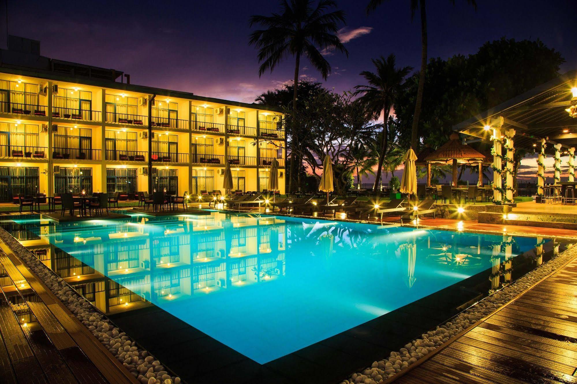 Camelot Hotel 4*
